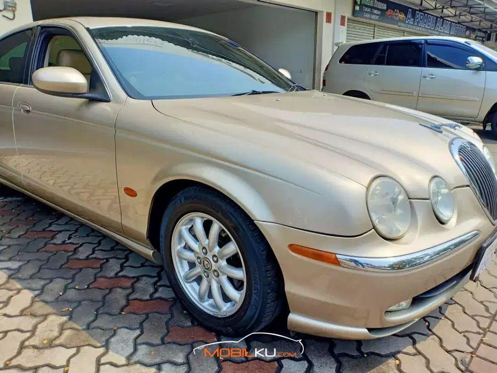 Mobil Jaguar S-Type 2003