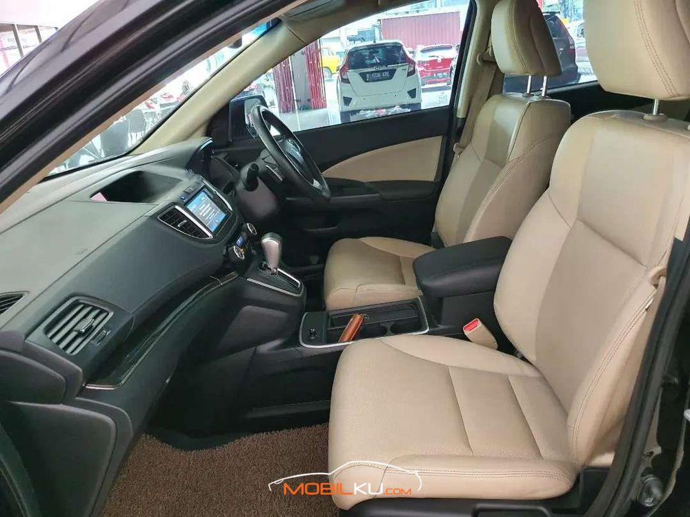 Mobil Honda CR-V 2016