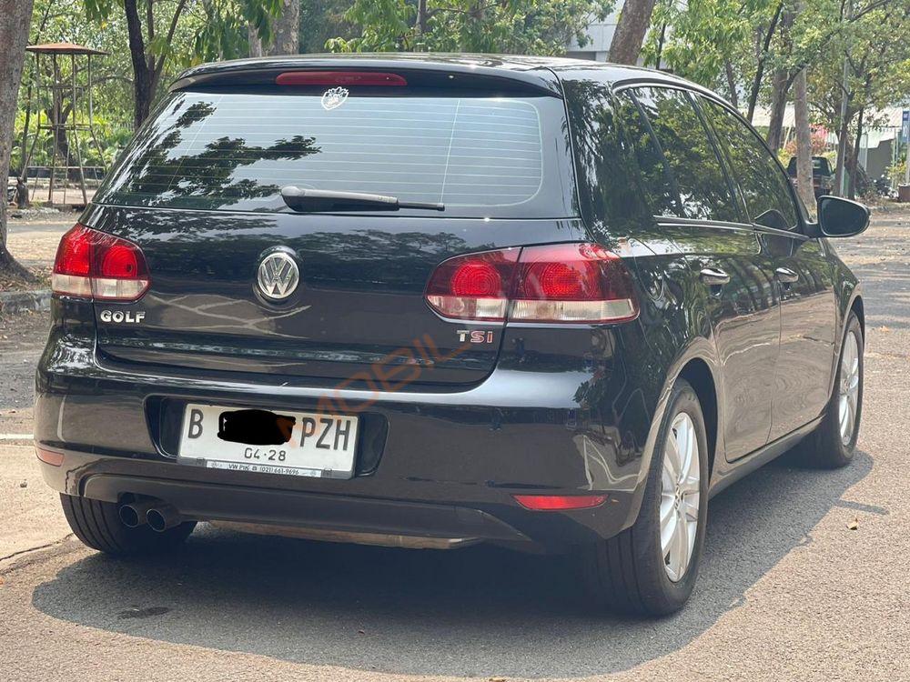 Mobil Volkswagen Golf 2013