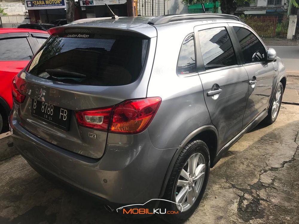 Mobil Mitsubishi Outlander Sport 2014