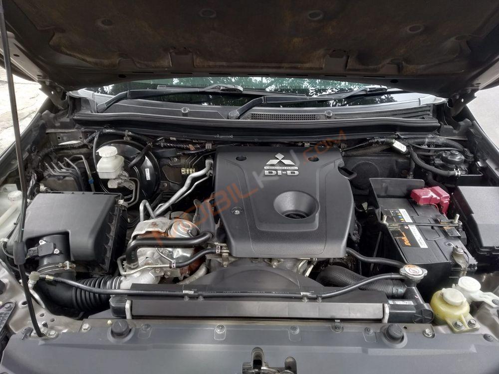 Mobil Mitsubishi Pajero Sport 2016