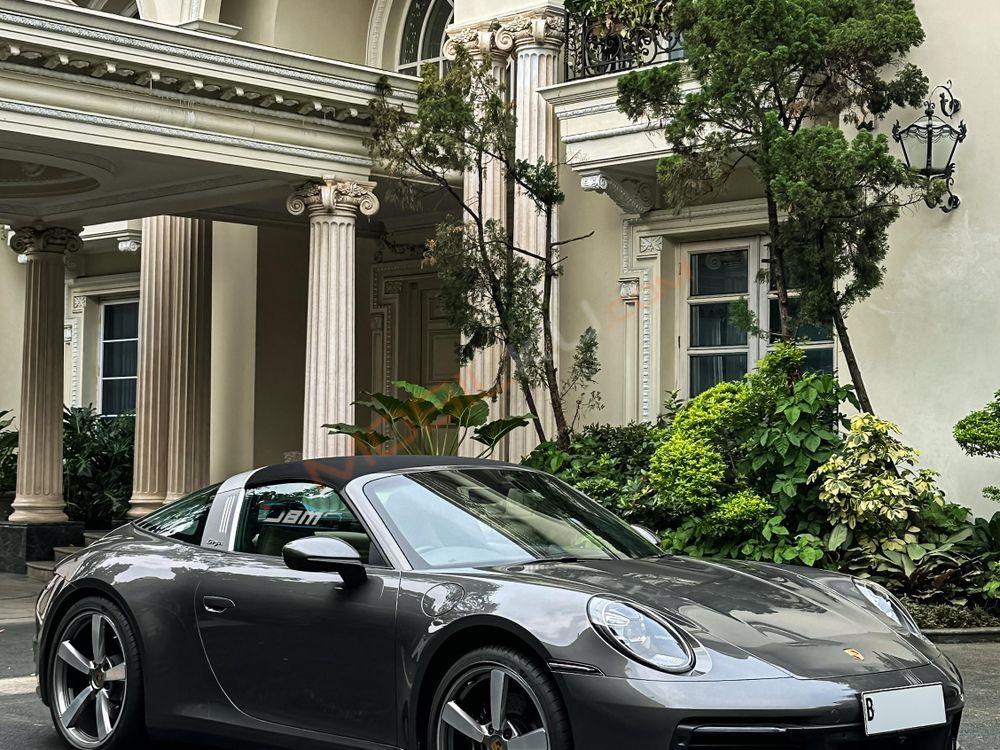Mobil Porsche 911 2022