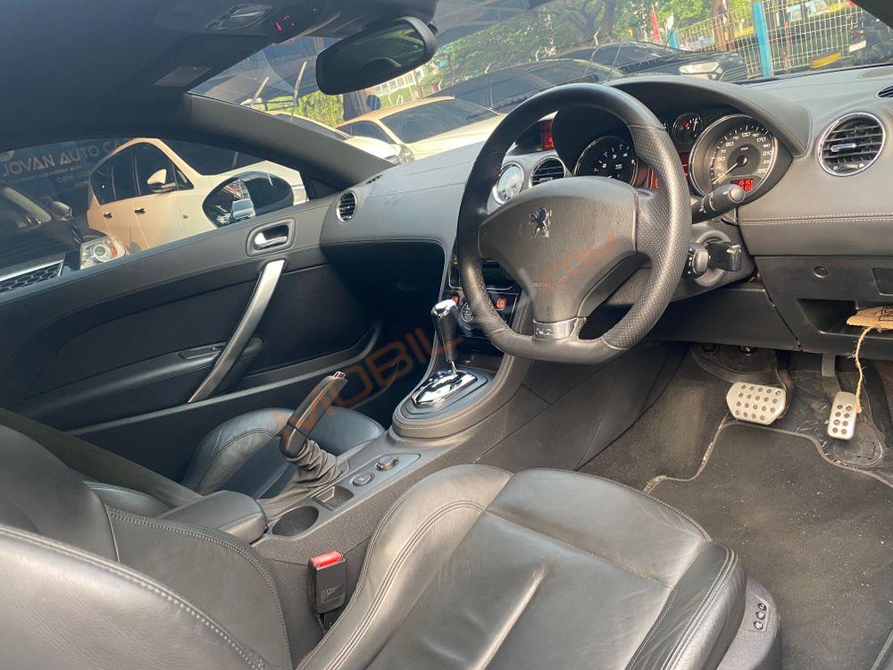 Mobil Peugeot RCZ 2012