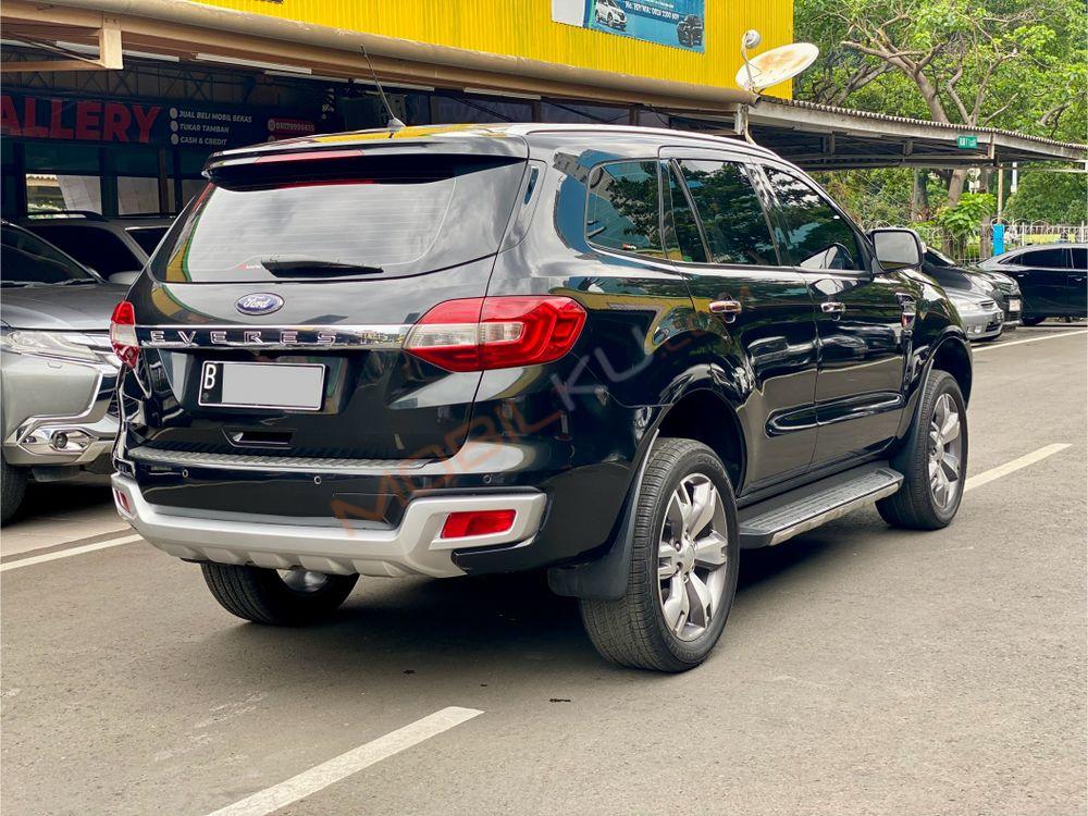 Mobil Ford Everest 2015