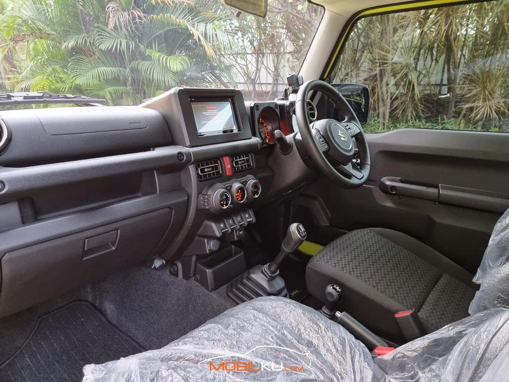 Mobil Suzuki Jimny 2020
