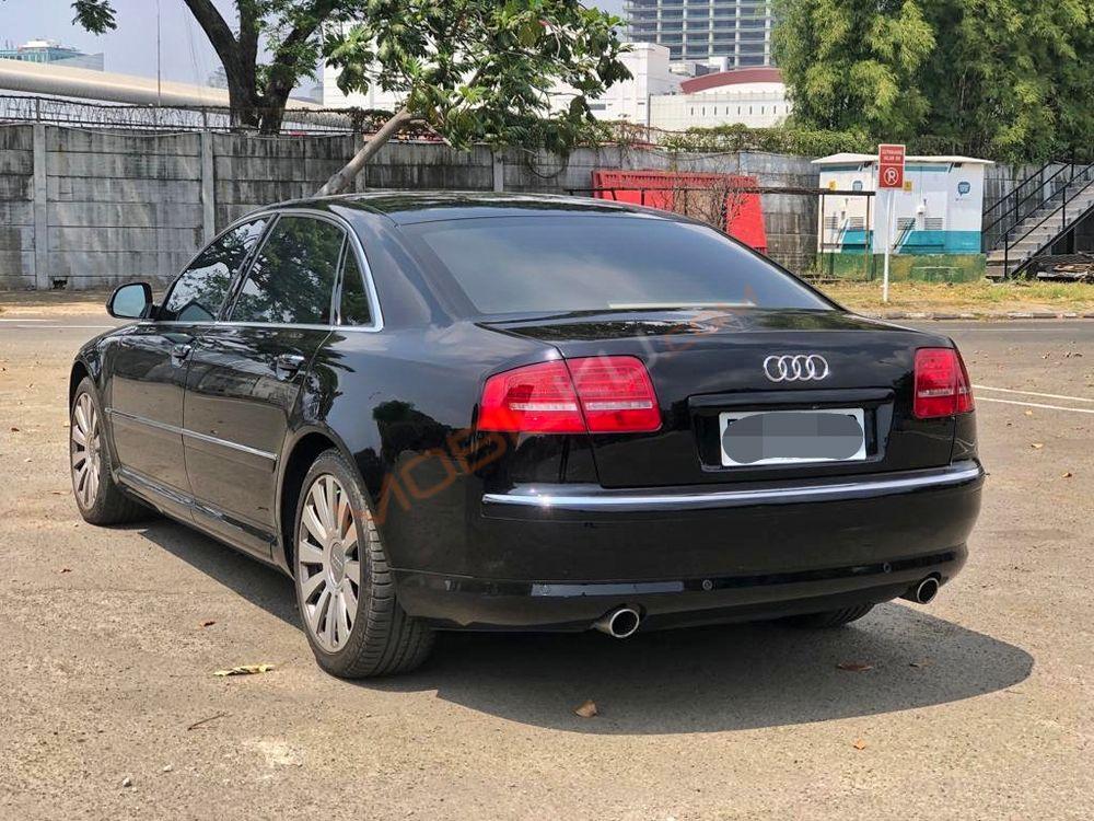 Mobil Audi A8 2009