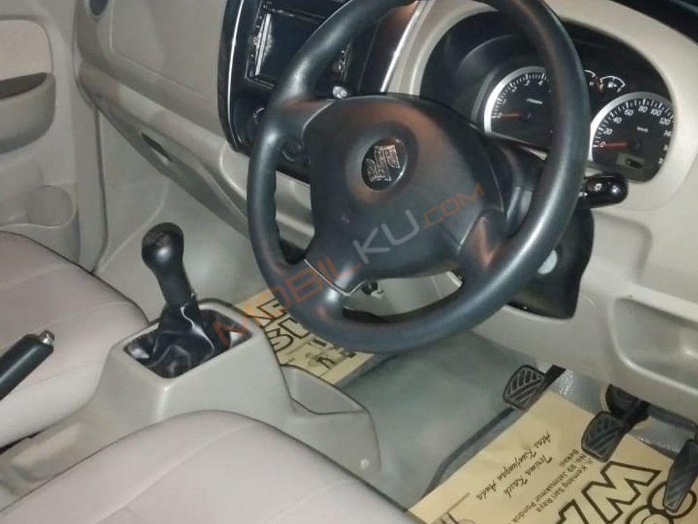 Mobil Suzuki APV 2009