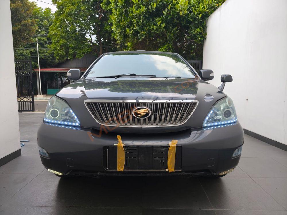 Mobil Toyota Harrier 2004