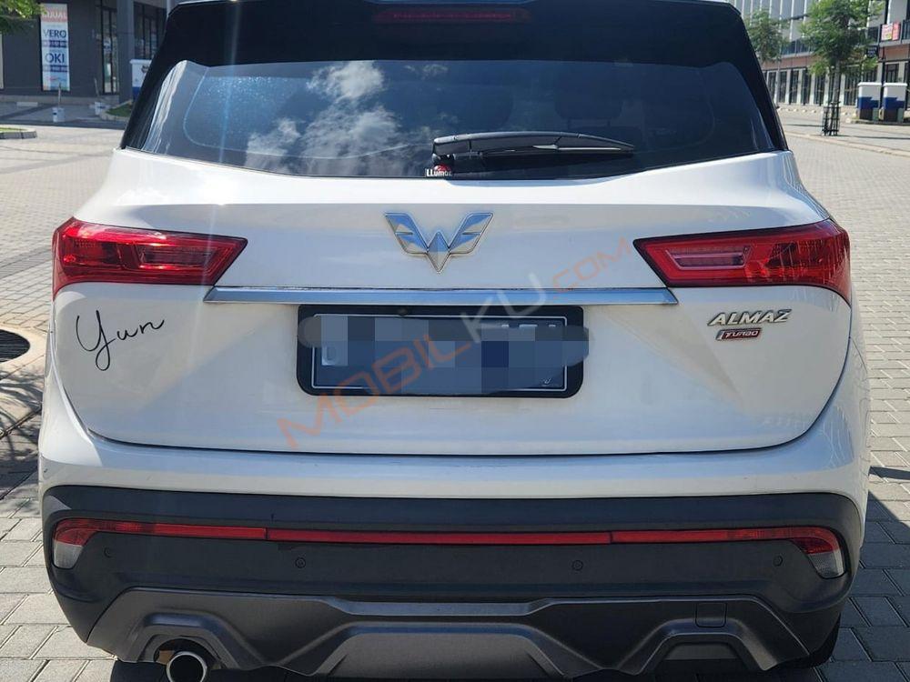 Mobil Wuling Almaz 2022