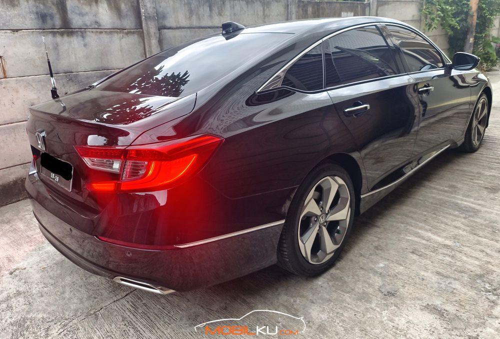 Mobil Honda Accord 2019