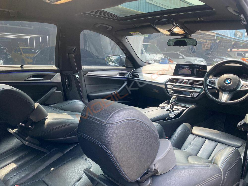 Mobil BMW 5 Series 2020