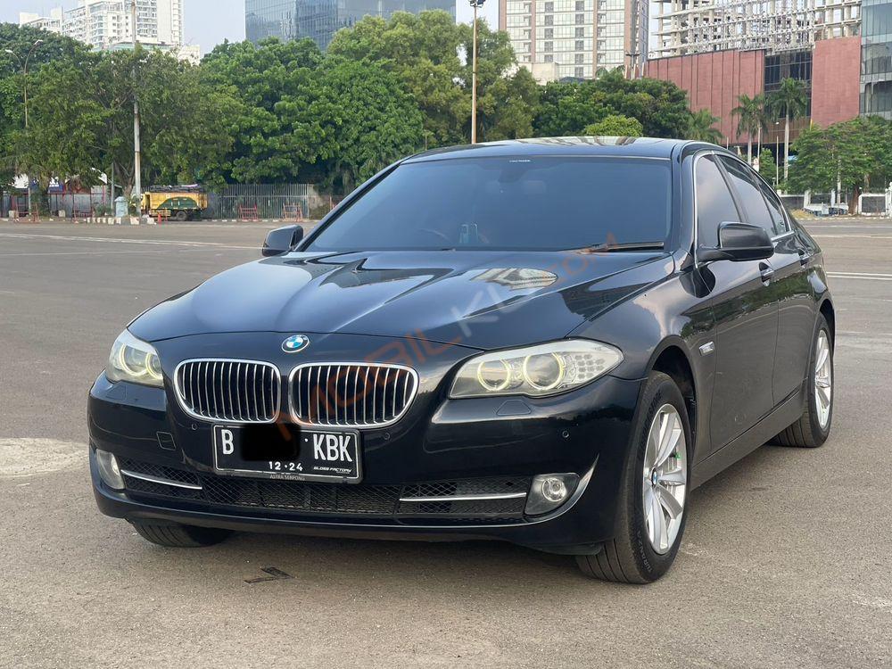 Mobil BMW 5 Series 2013