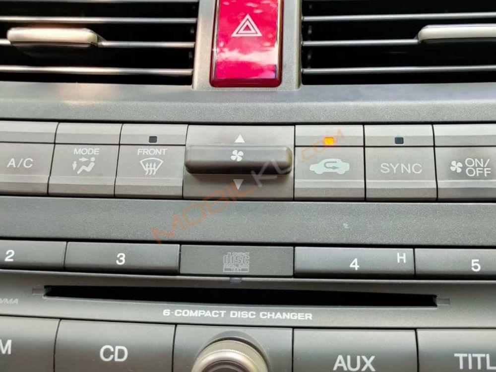 Mobil Honda Accord 2012