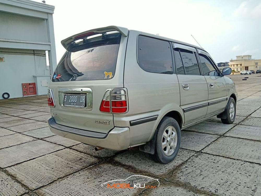 Mobil Toyota Kijang 2003