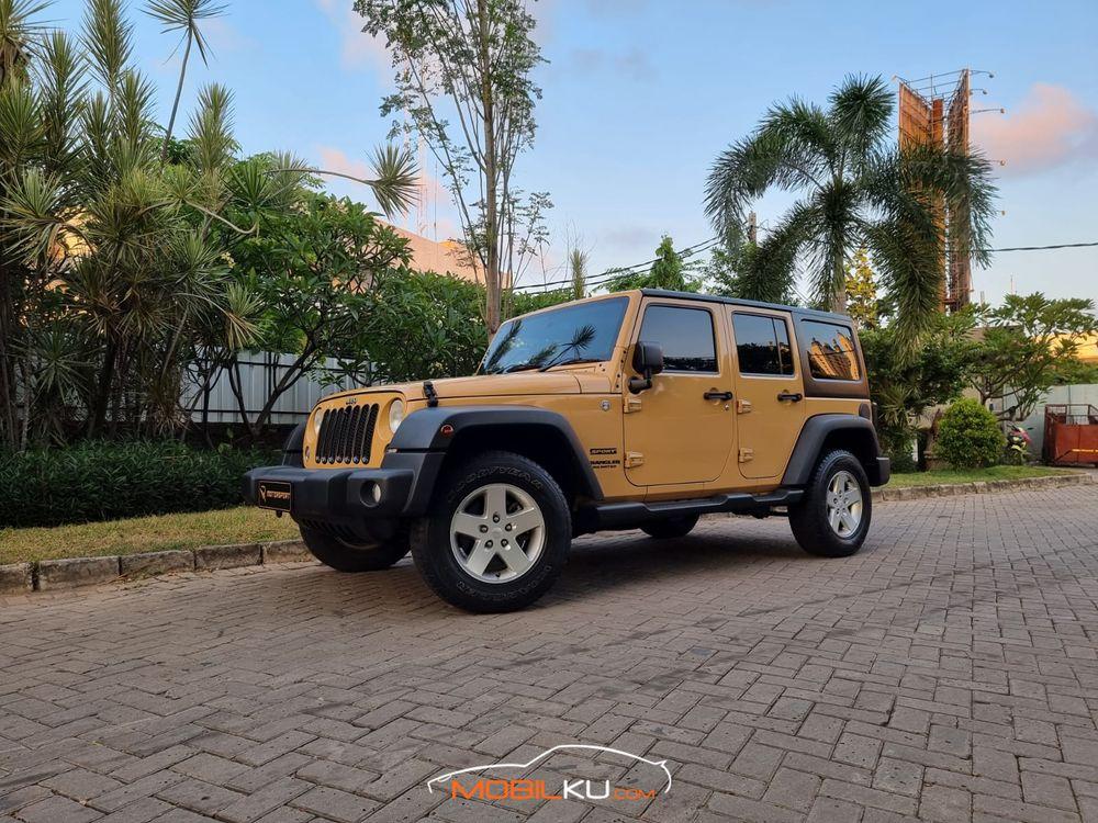 Mobil Jeep Wrangler 2014