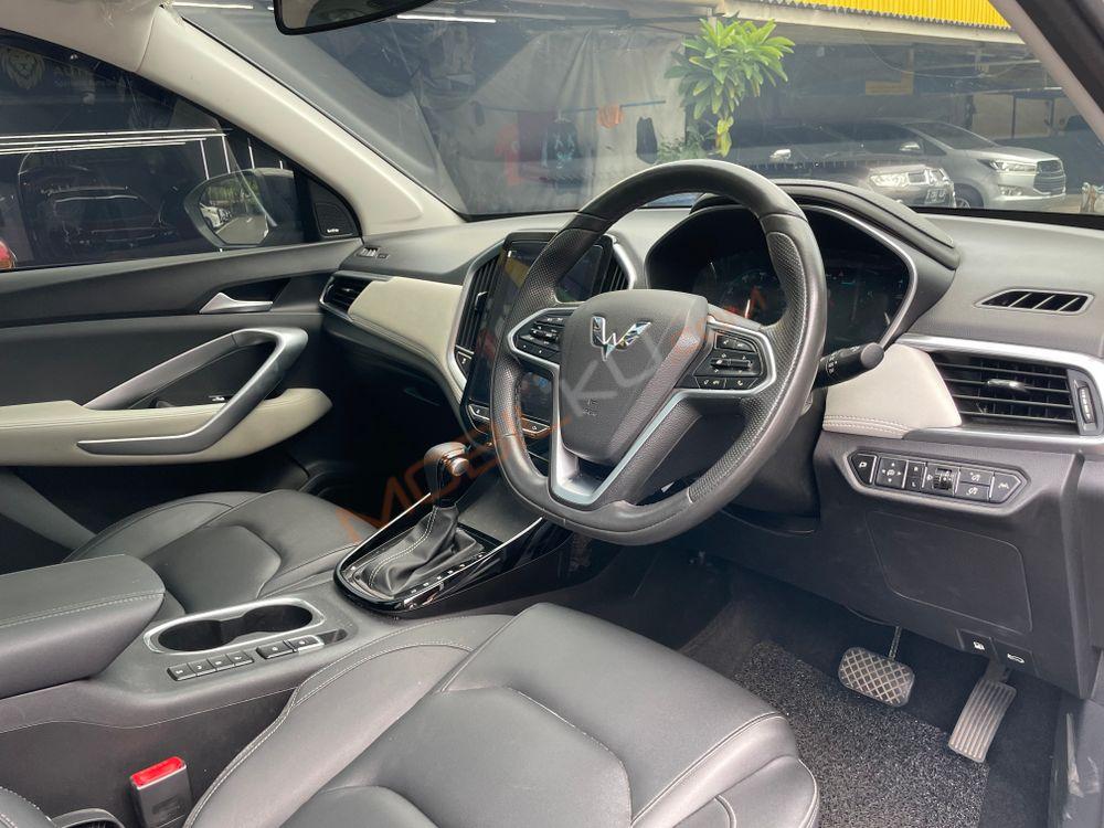 Mobil Wuling Almaz 2022