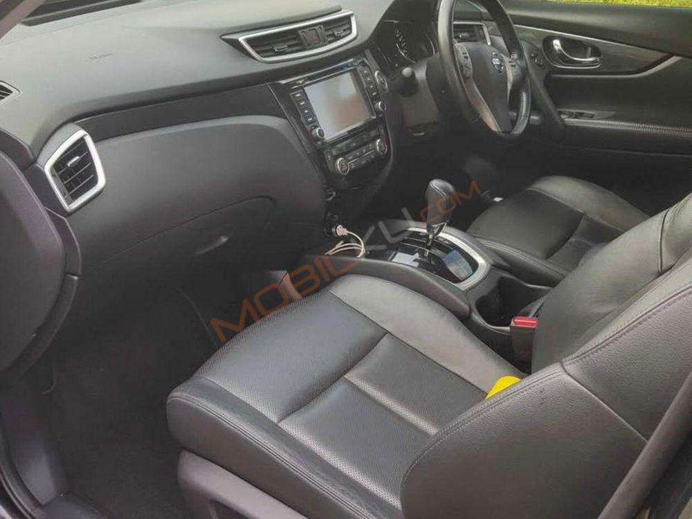 Mobil Nissan X-Trail 2015