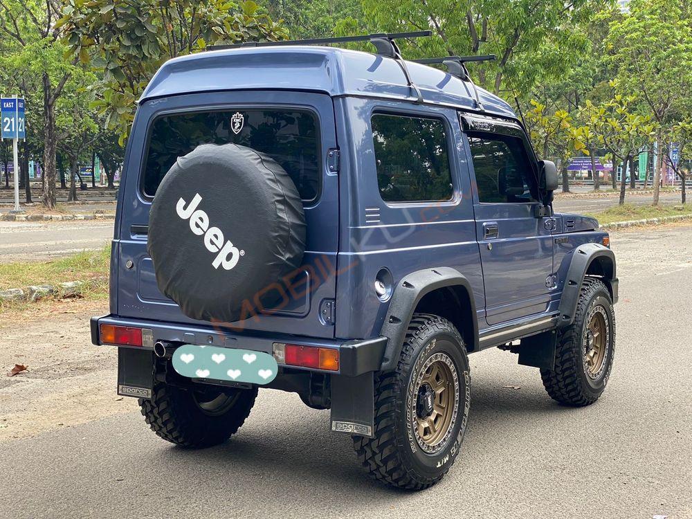 Mobil Suzuki Katana 2005