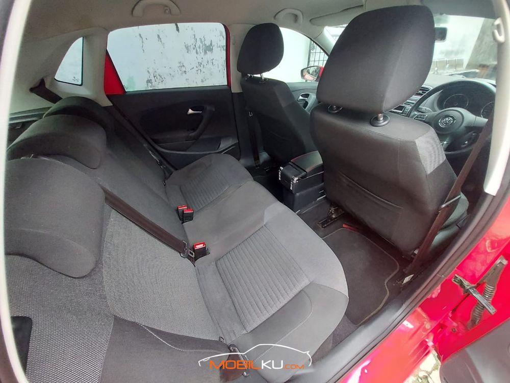 Mobil Volkswagen Polo 2013