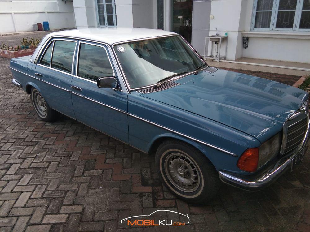 Mobil Mercedes-Benz E-Class 1982
