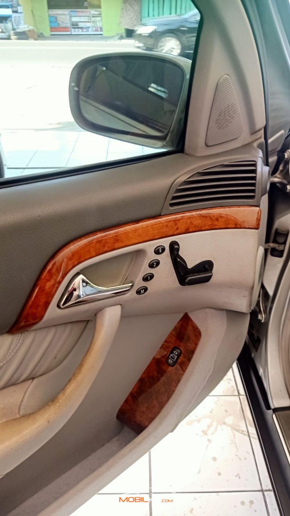 Mobil Mercedes-Benz S-Class 2001