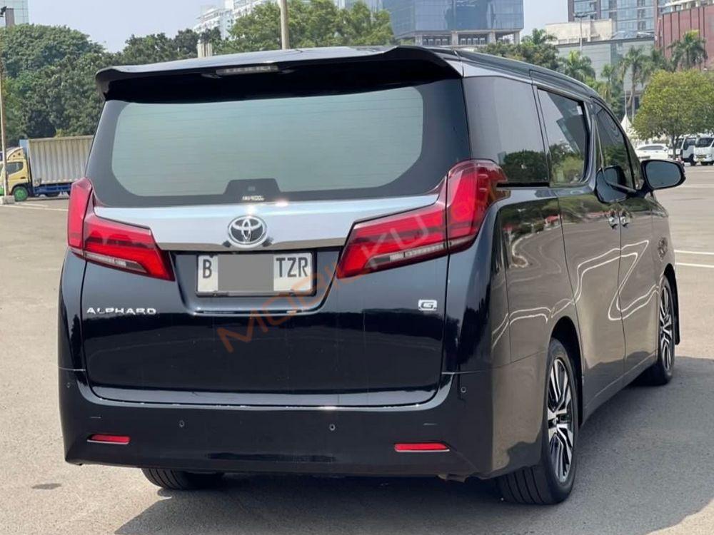 Mobil Toyota Alphard 2018