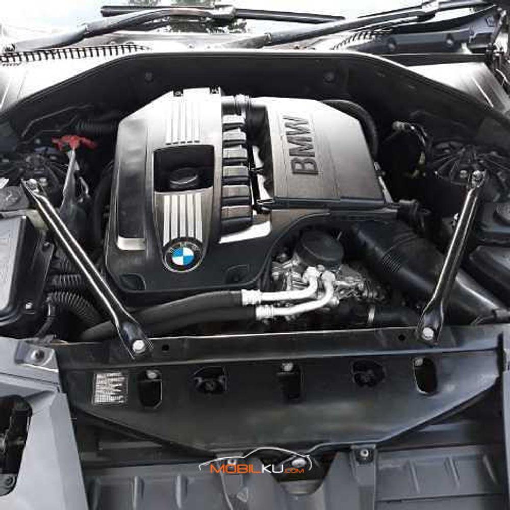 Mobil BMW 7 Series 2011