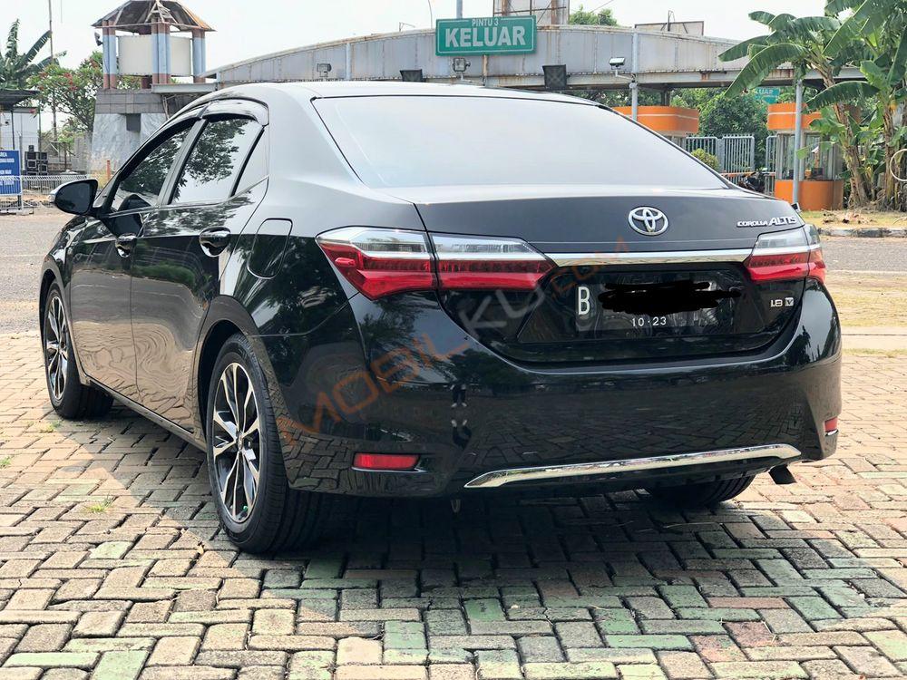 Mobil Toyota Corolla 2018