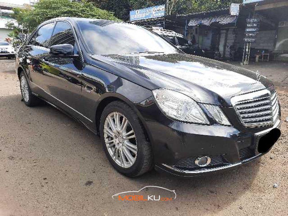 Mobil Mercedes-Benz E-Class 2010