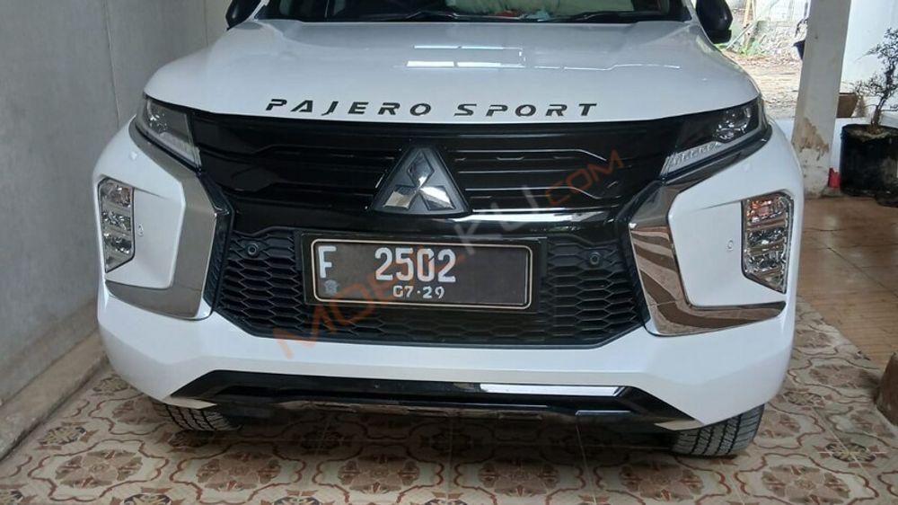 Mobil Mitsubishi Pajero Sport 2024