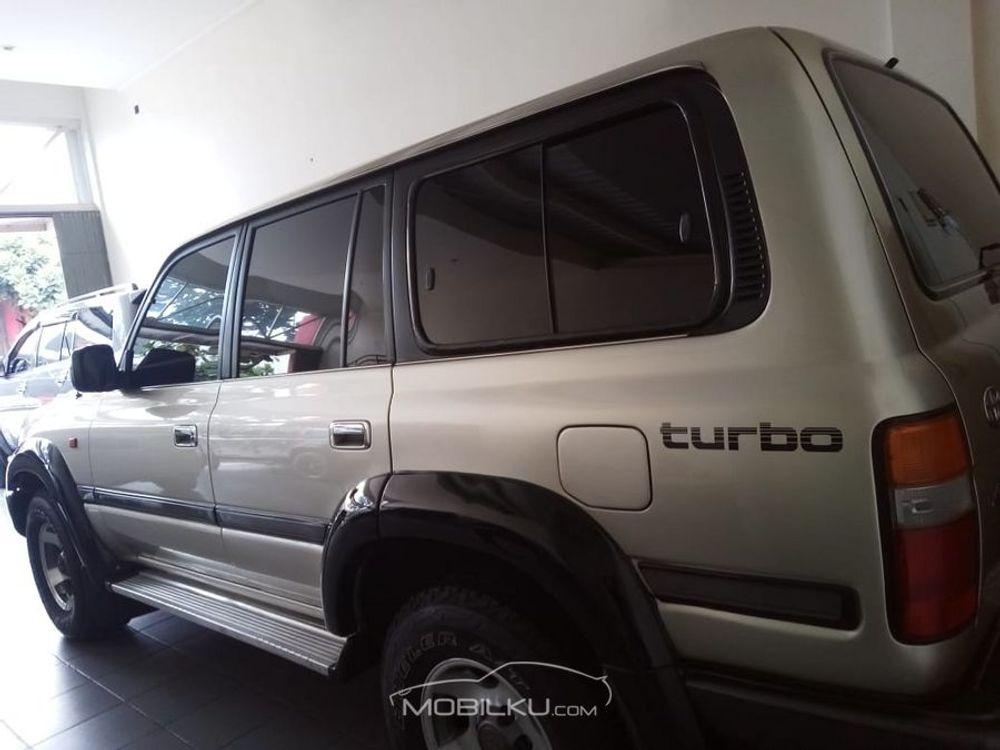 Mobil Toyota Land Cruiser 1996