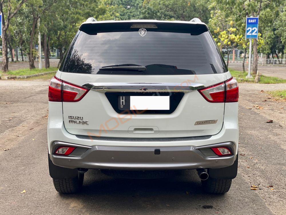 Mobil Isuzu MU-X 2017