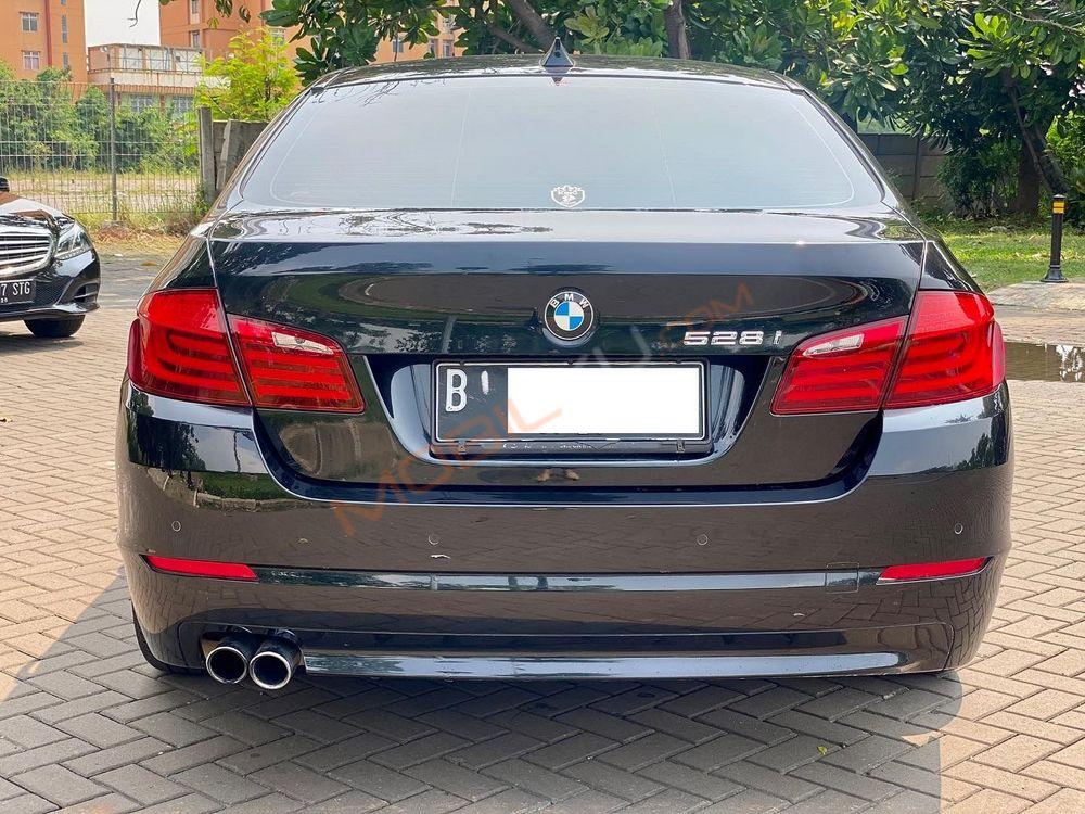 Mobil BMW 5 Series 2013