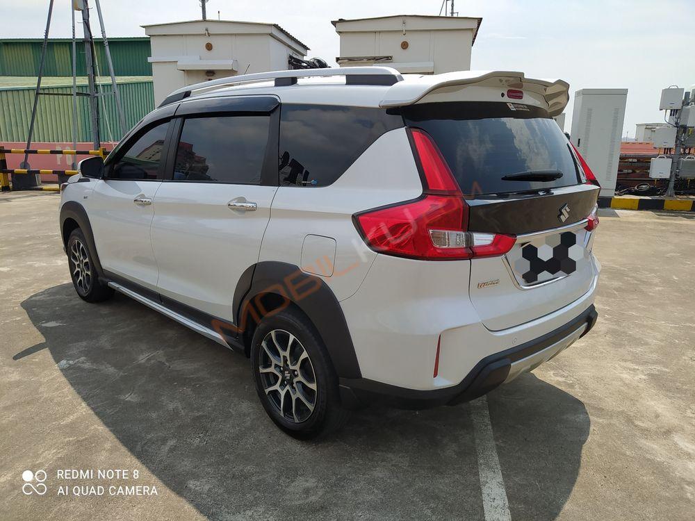 Mobil Suzuki XL7 2021