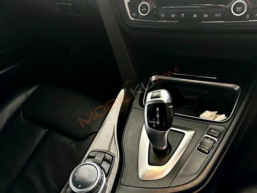 Mobil BMW 3 Series 2014