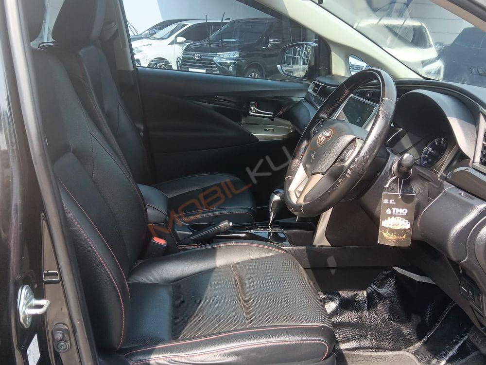 Mobil Toyota Kijang Innova 2021