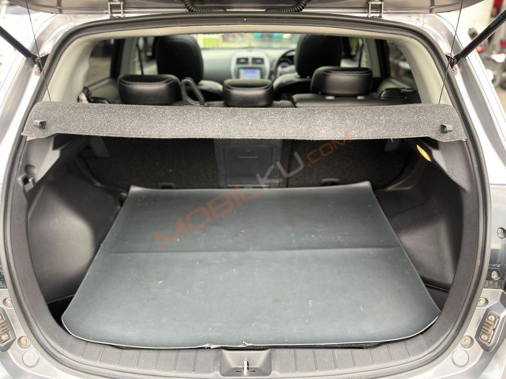 Mobil Mitsubishi Outlander Sport 2016