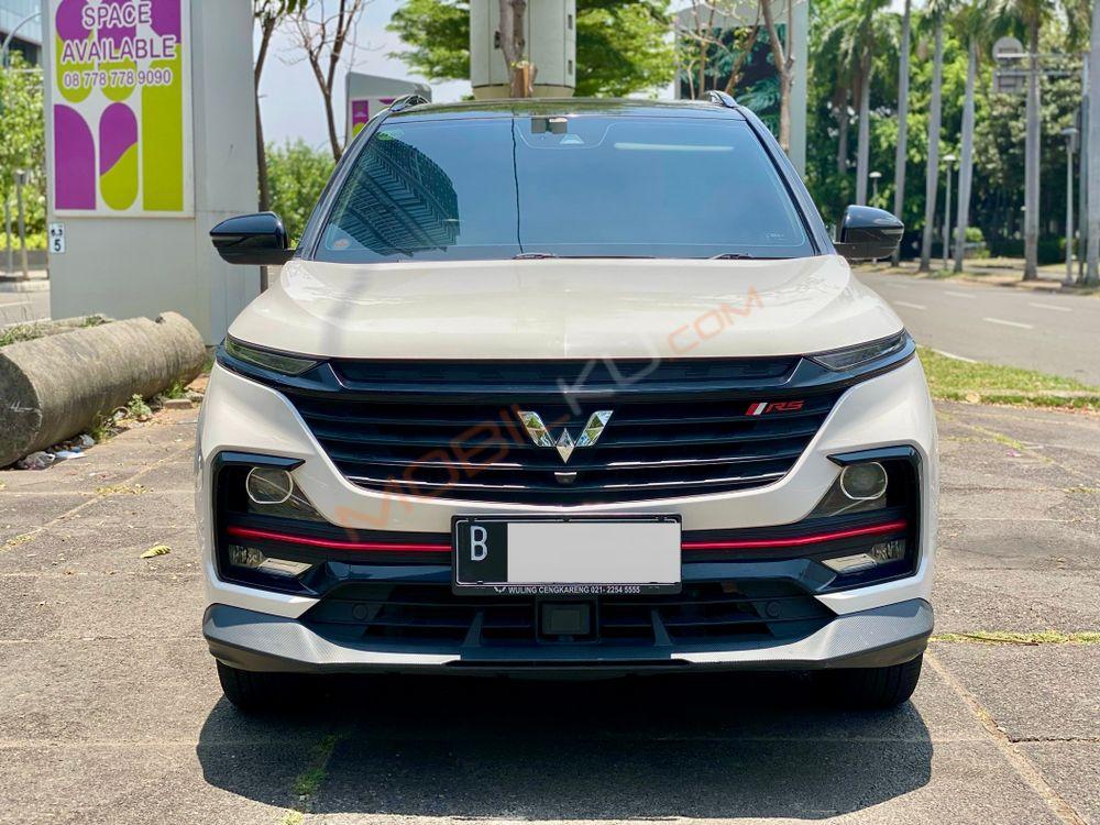 Mobil Wuling Almaz 2022