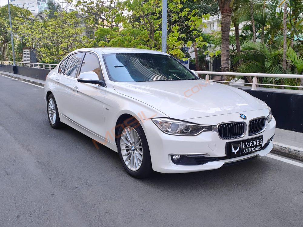 Mobil BMW 3 Series 2015