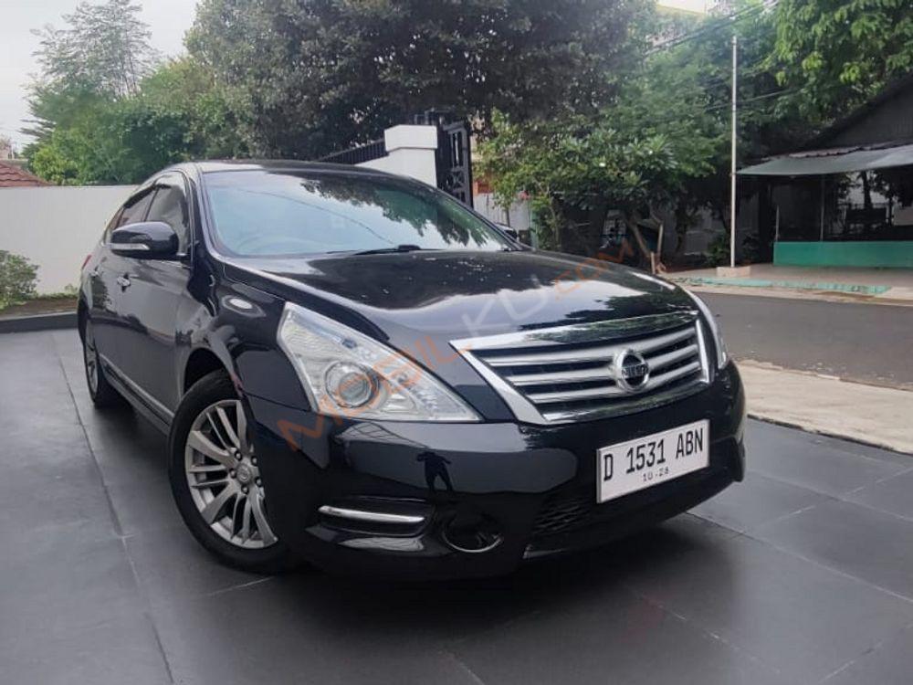 Mobil Nissan Teana 2013
