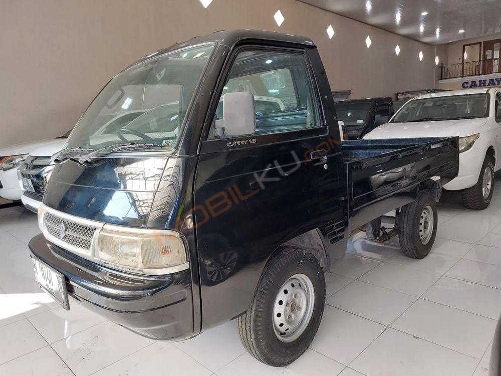 Mobil Suzuki Carry 2013
