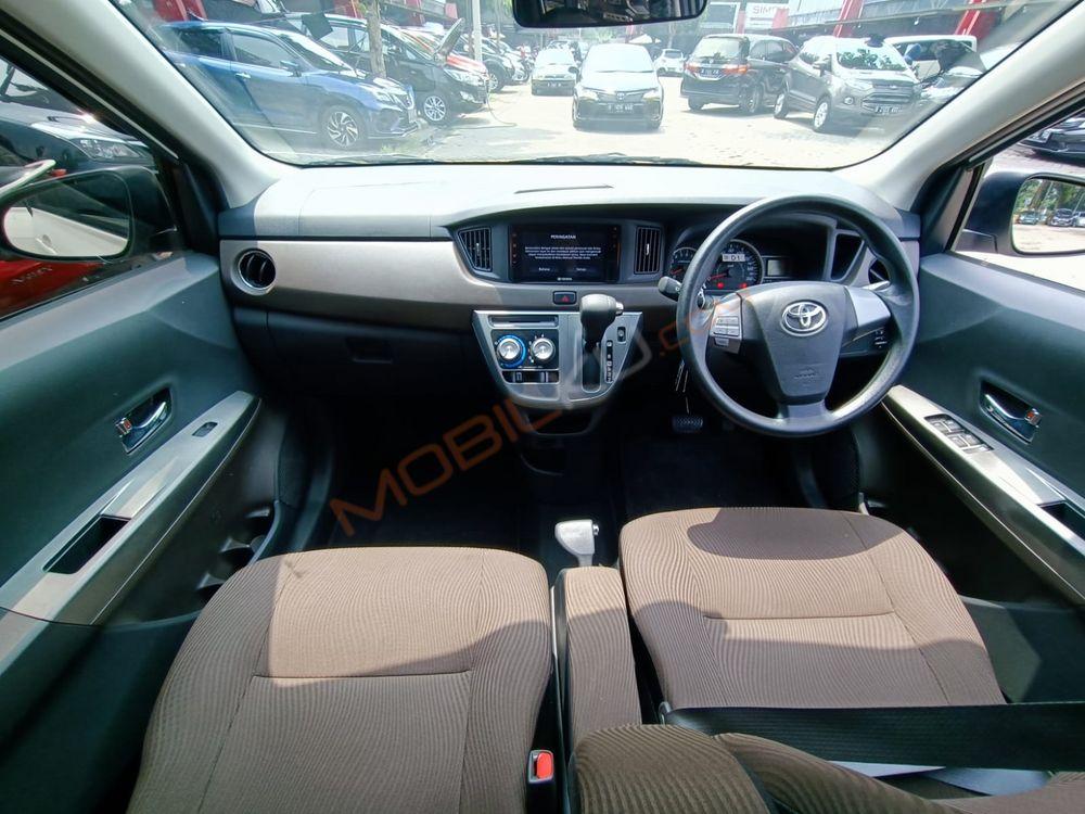 Mobil Toyota Calya 2021