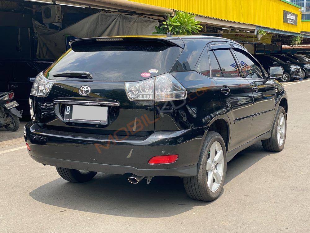 Mobil Toyota Harrier 2006
