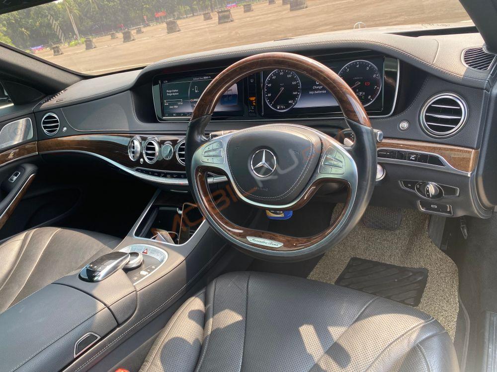 Mobil Mercedes-Benz S-Class 2015