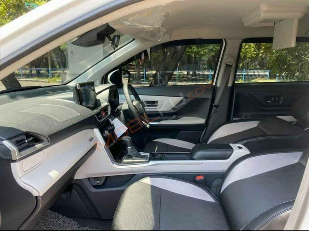 Mobil Toyota Veloz 2022