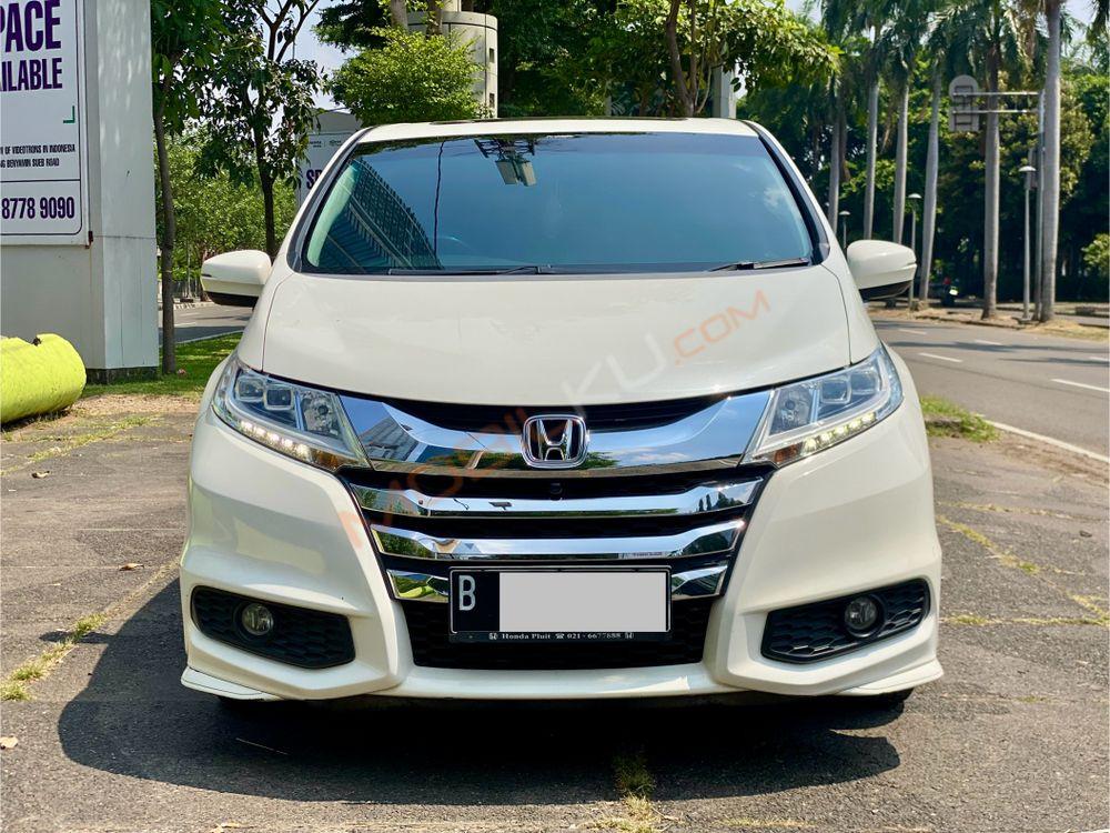 Mobil Honda Odyssey 2016