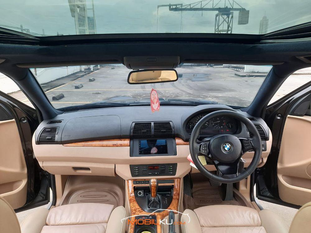Mobil BMW X5 2005
