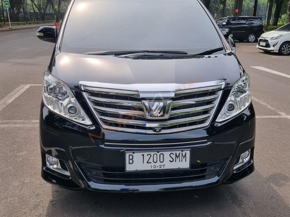 Mobil Toyota Alphard 2013