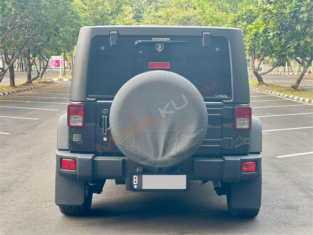 Mobil Jeep Wrangler 2011