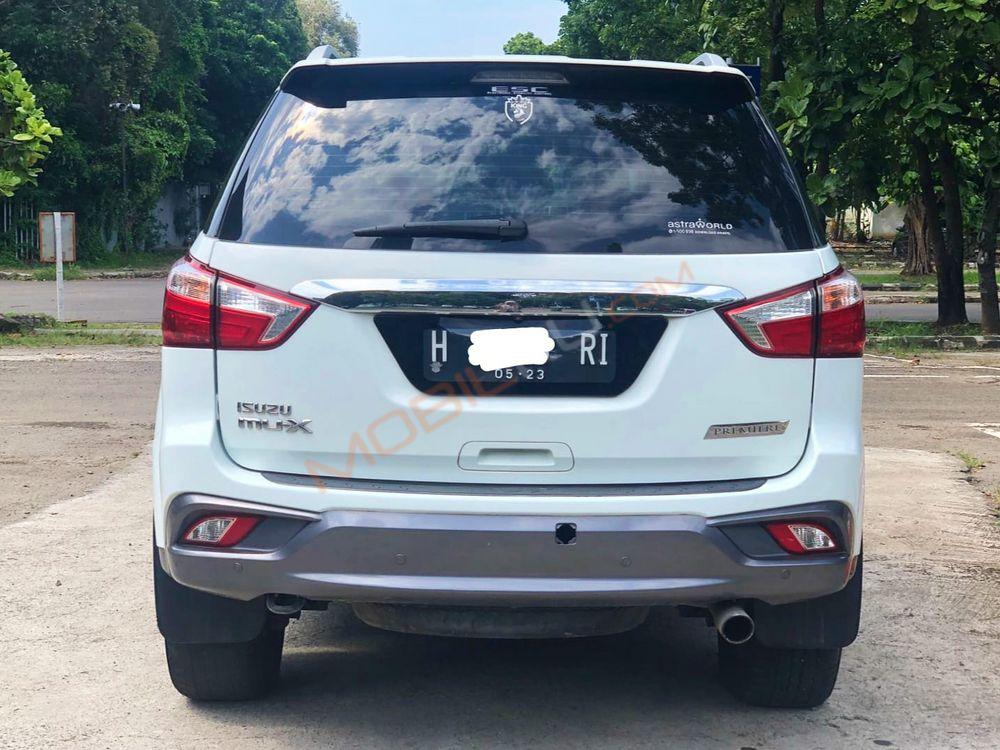 Mobil Isuzu MU-X 2017